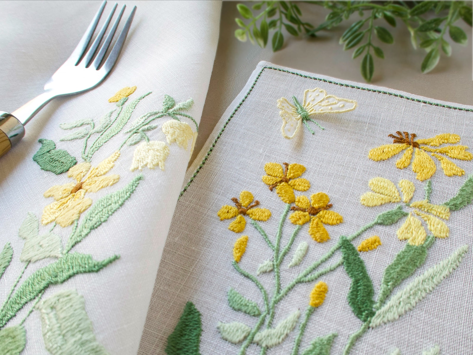 Butterflies & Yellow Blooms Vintage Rapisardi 24pc Placemat Set for 12