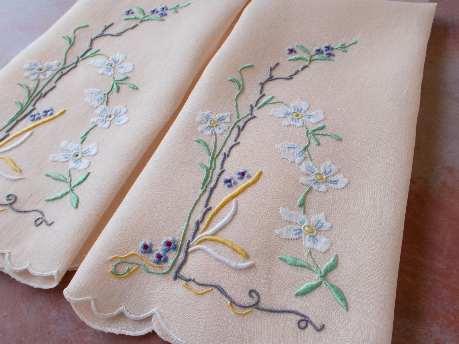 Dogwood Vintage Madeira Linen Guest Towels, Set of 2