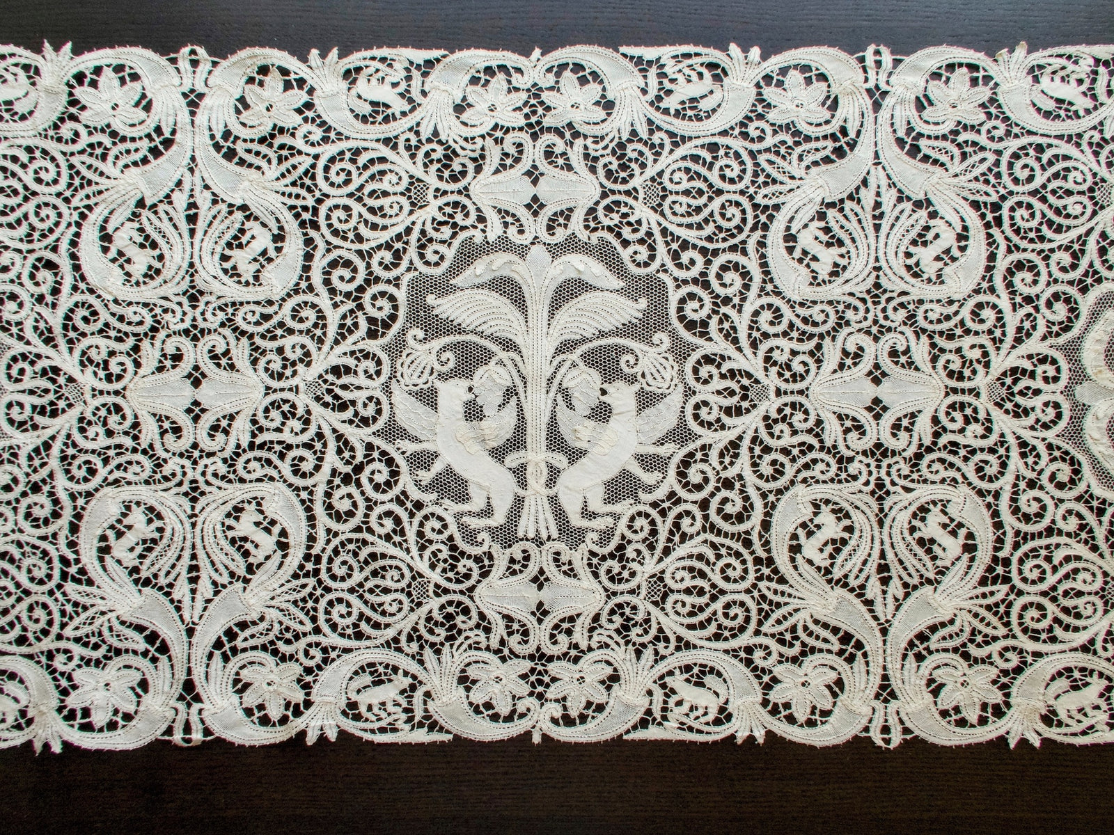 Winged Lions Vintage Italian Bobbin Lace Runner 17x50"