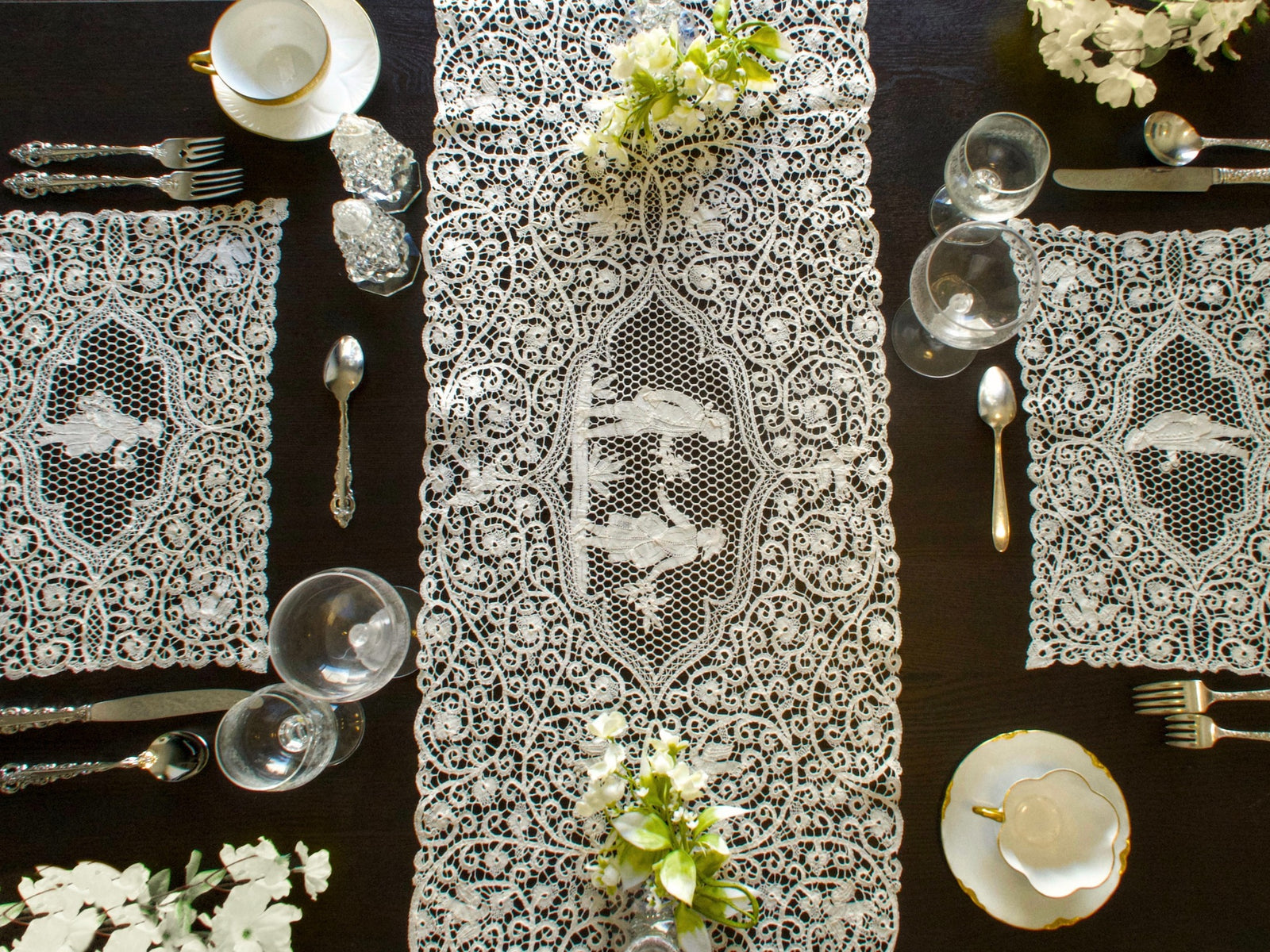 Romantic Courtship Vintage Italian Cantu Lace, 8 Placemats & Runner