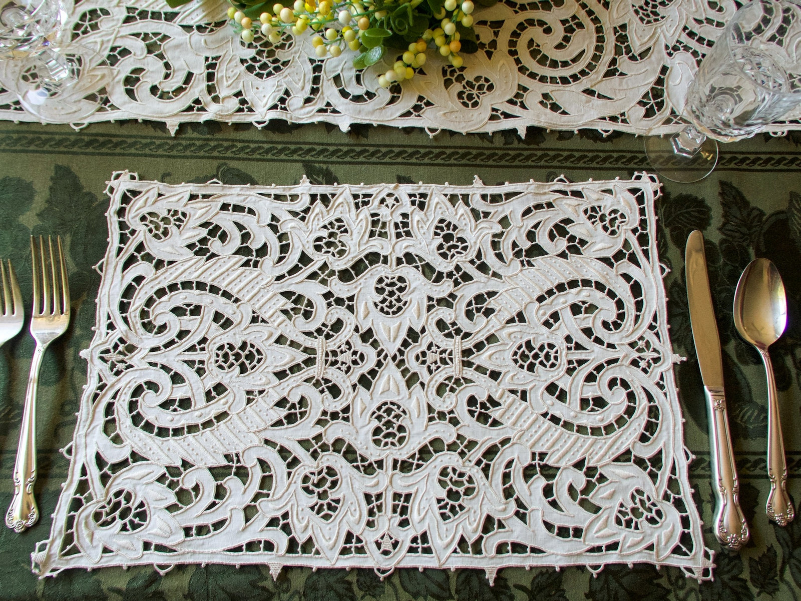 Elaborate Vintage Italian 12 Linen Cutwork Placemats & Runner