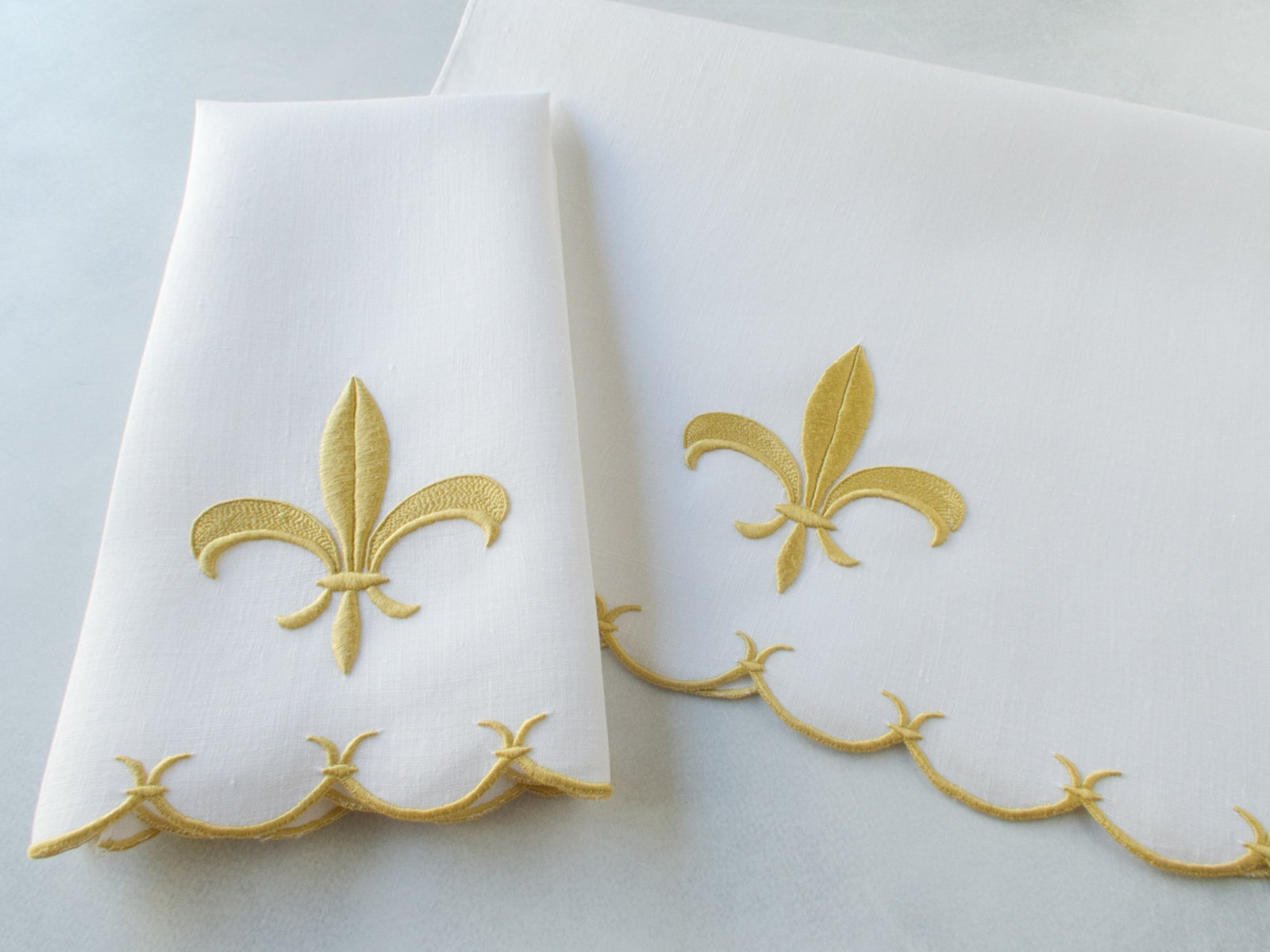 "Fleur de Lys" Marghab Vintage Linen Guest Towels, Set of 2