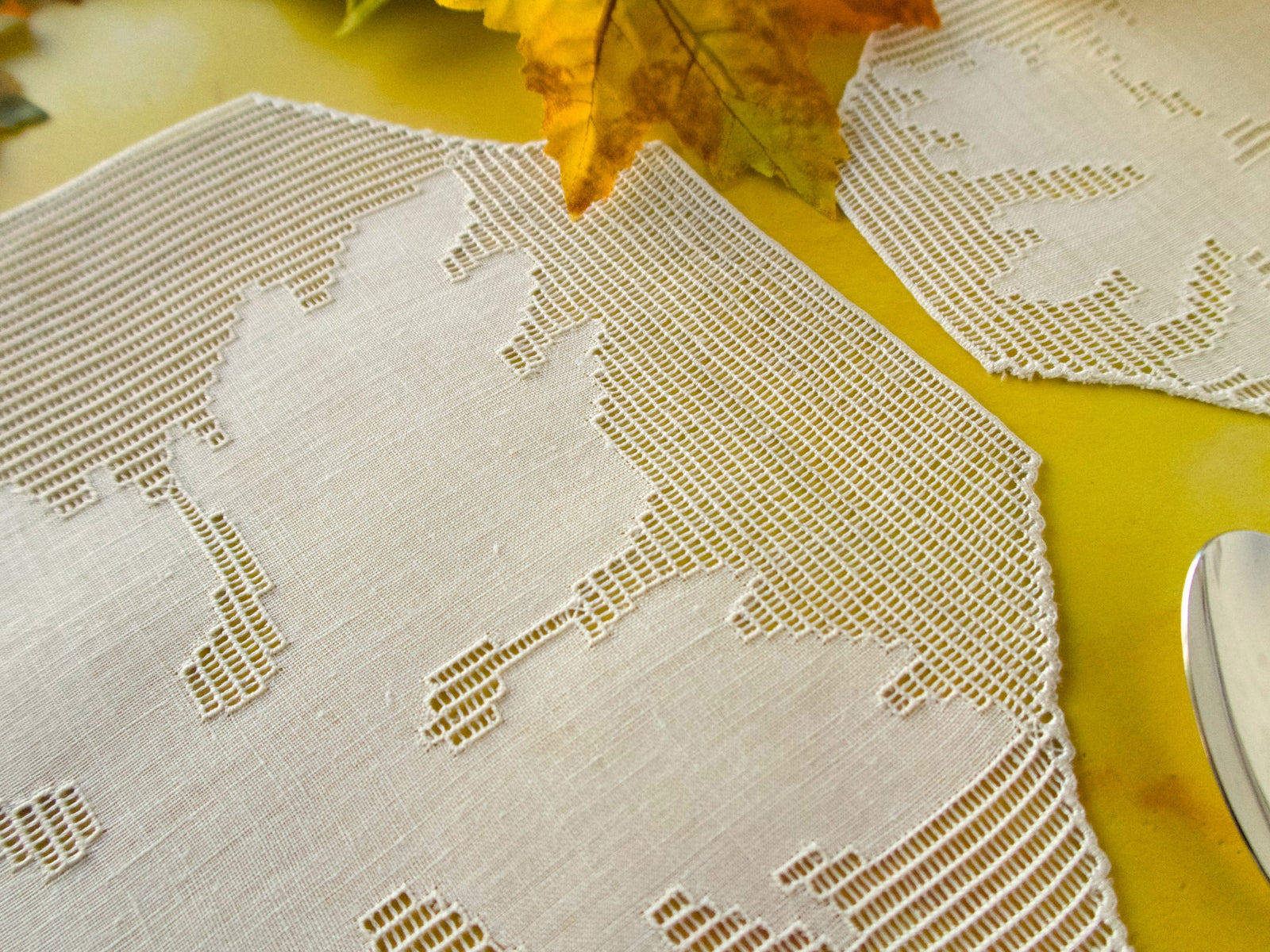 Leaves in Drawnwork Vintage Italian Linen 24pc Placemat Set for 12