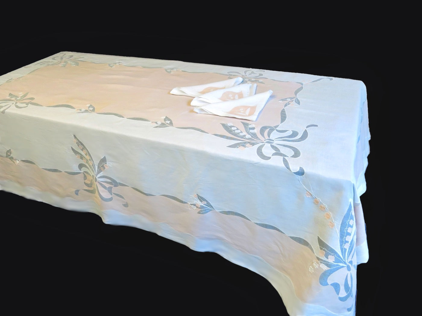 Lily of the Valley Vintage Madeira 104" Tablecloth & 12 Napkins