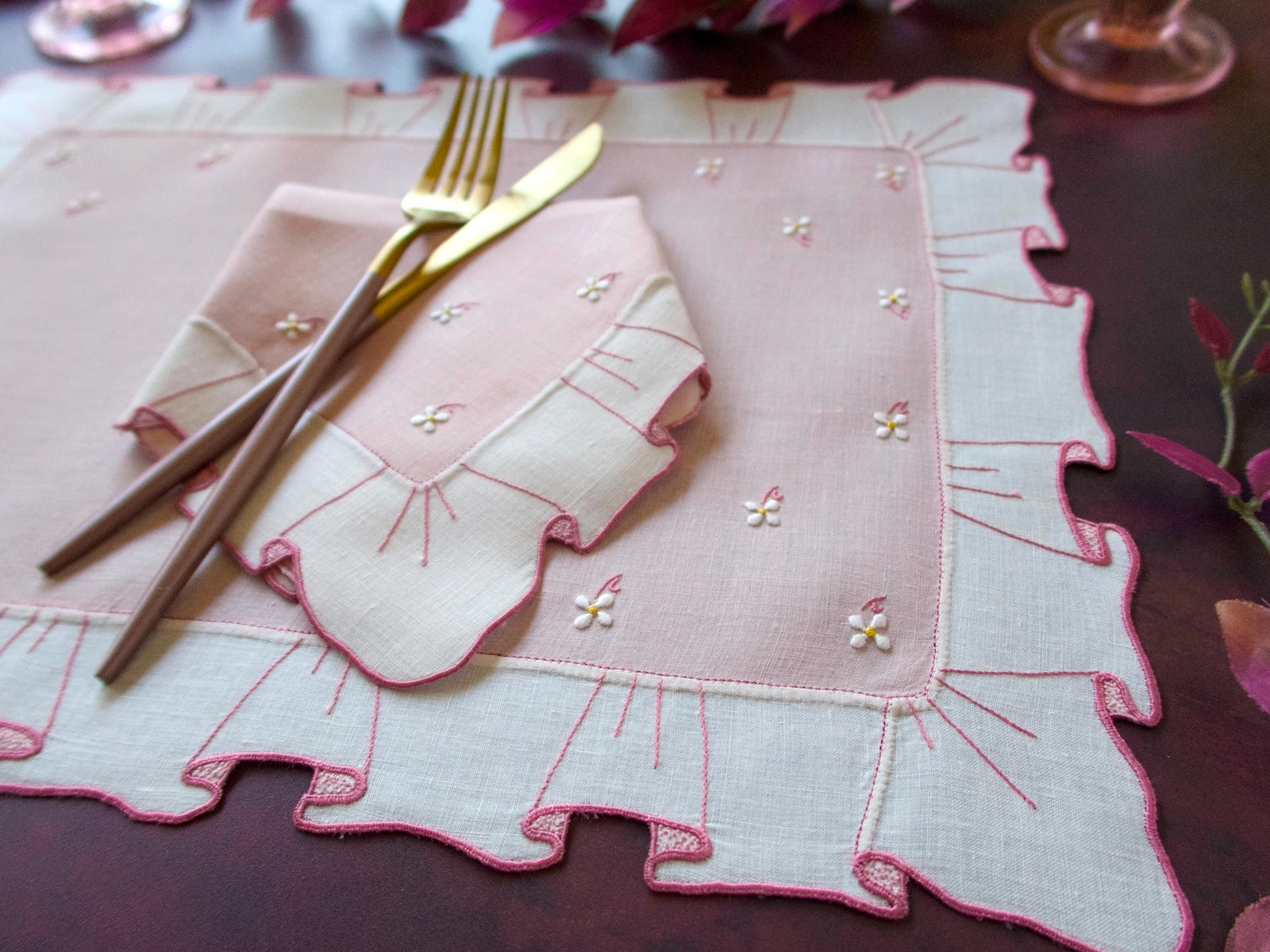 Pink & Ruffled Vintage Madeira 12pc Linen Placemat Set for 6