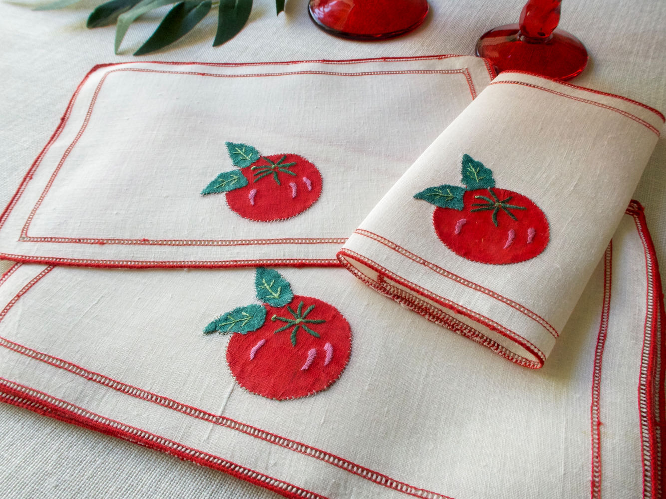 Plump Tomatoes Vintage Linen Cocktail Napkins, Set of 8