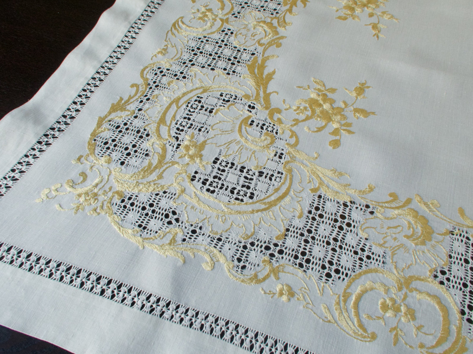 Vintage Silk Society Embroidery Square Tablecloth Topper 28"
