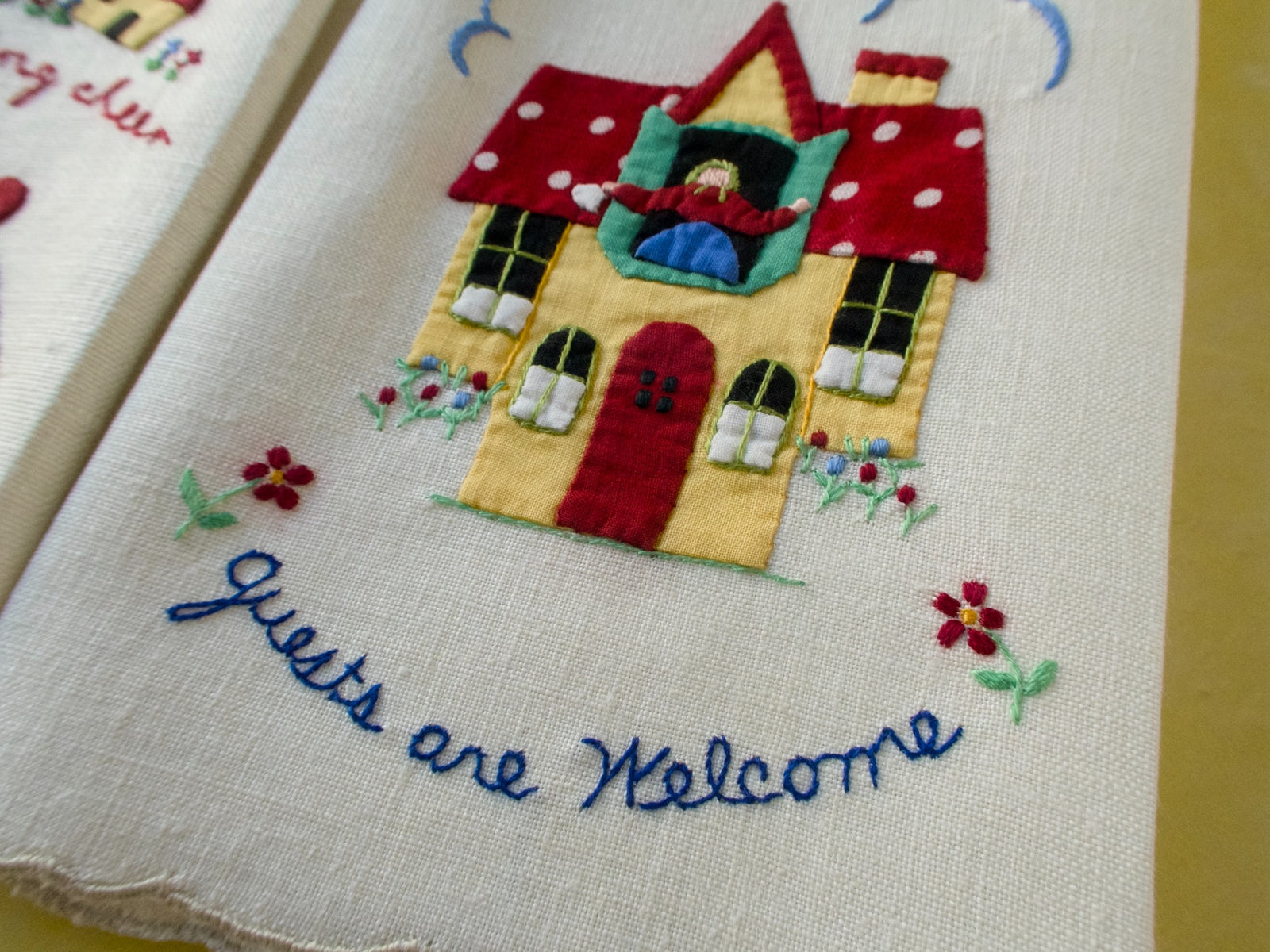 Charming Welcome Vintage Madeira Guest Towels, Set of 2