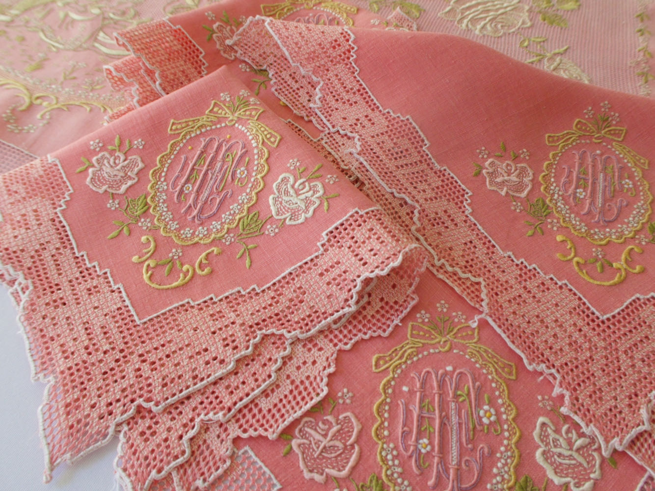 Romantic Pink Appenzell Embroidered Tablecloth 6 Napkins
