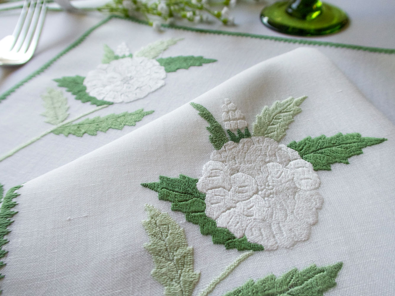 White Flowers Rapisardi Italian Embroidered 12pc Placemat Set for 6