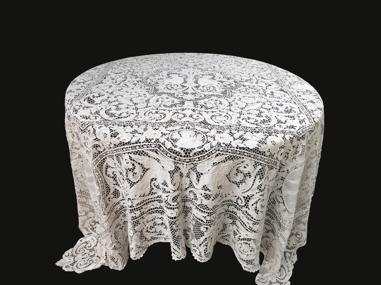 Art Deco Cherubs Birds Musicians Antique Lace Coverlet Tablecloth 90x90"