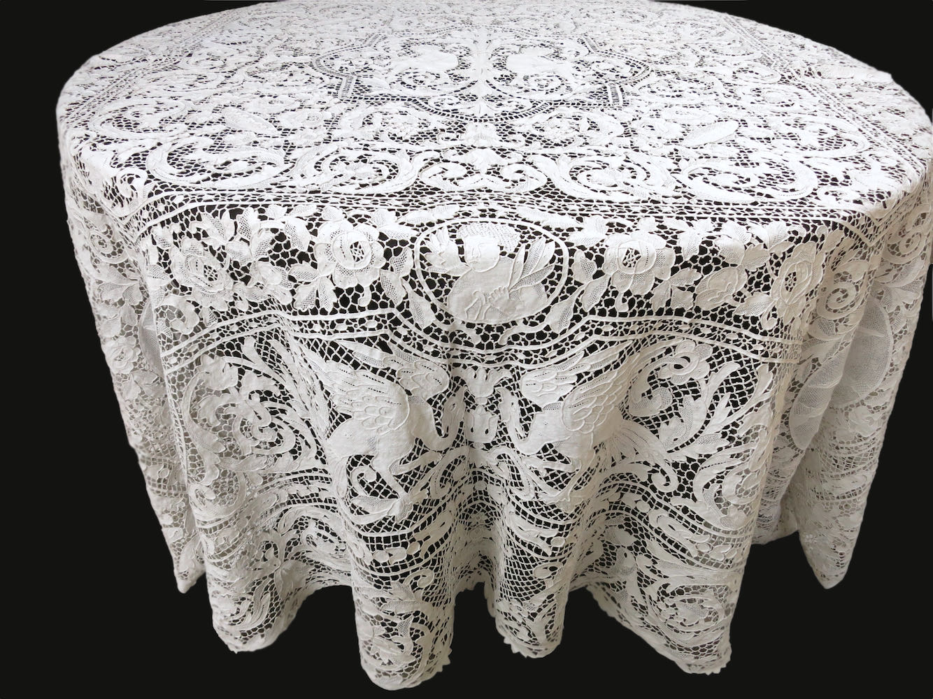 Art Deco Cherubs Birds Musicians Antique Lace Coverlet Tablecloth 90x90"