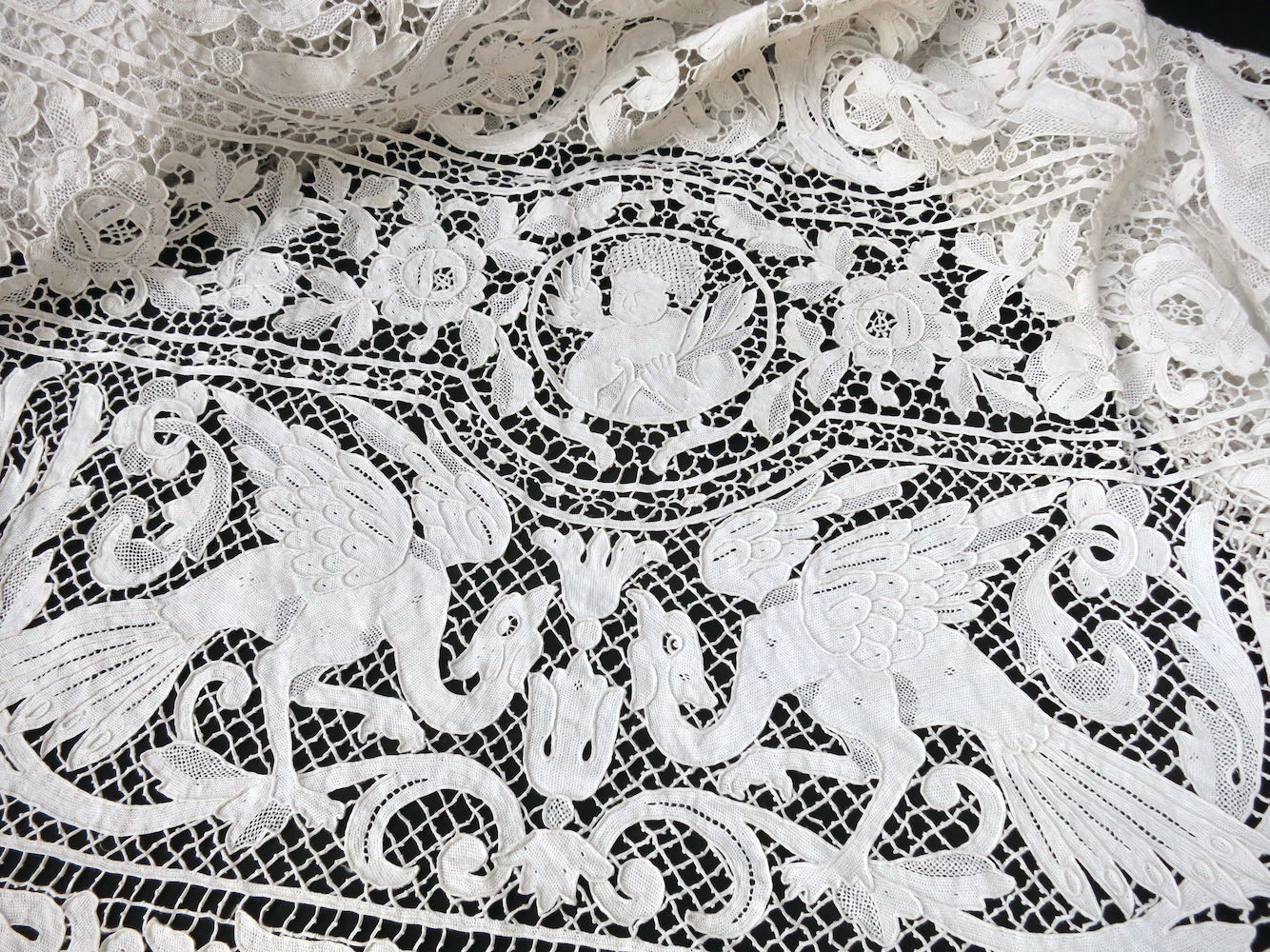 Art Deco Cherubs Birds Musicians Antique Lace Coverlet Tablecloth 90x90"