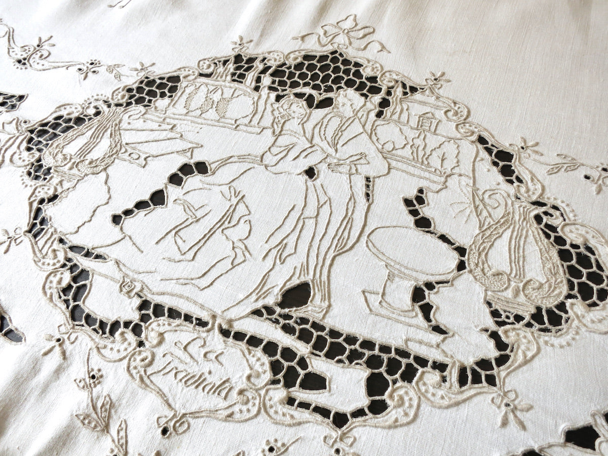 Night at the Opera Vintage Madeira Tablecloth & 12 Napkins 68 x114"