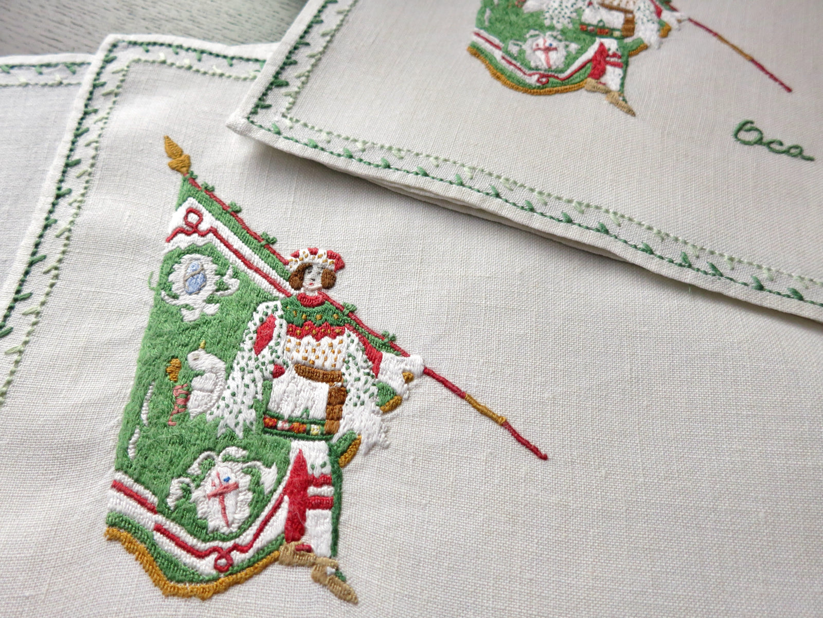 Palio di Siena Flag Bearers Vintage Rapisardi 16pc Placemat Set for 8