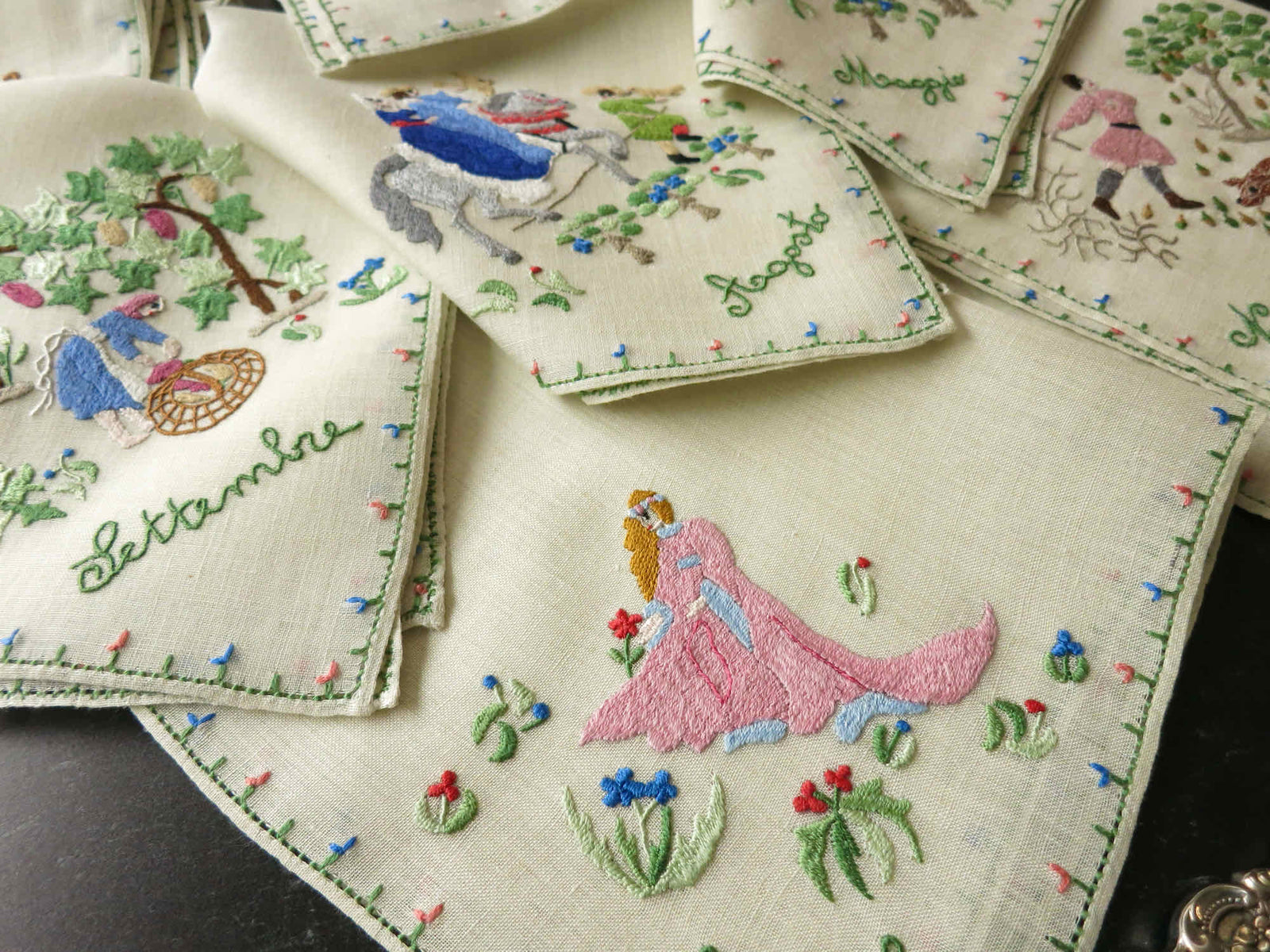 Medieval Theme Vintage Rapisardi Italian Embroidery - 12 Napkins