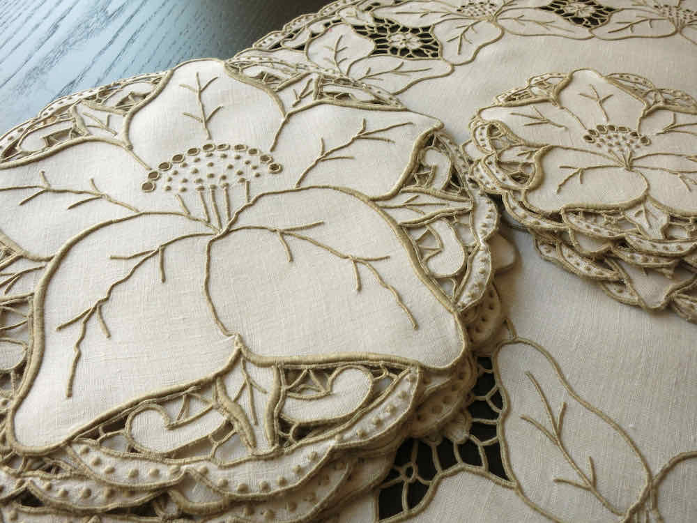 Vintage Madeira hibiscus placemat set, Irish linen with large hand embroidered hibiscus bloom and Richelieu cutwork border