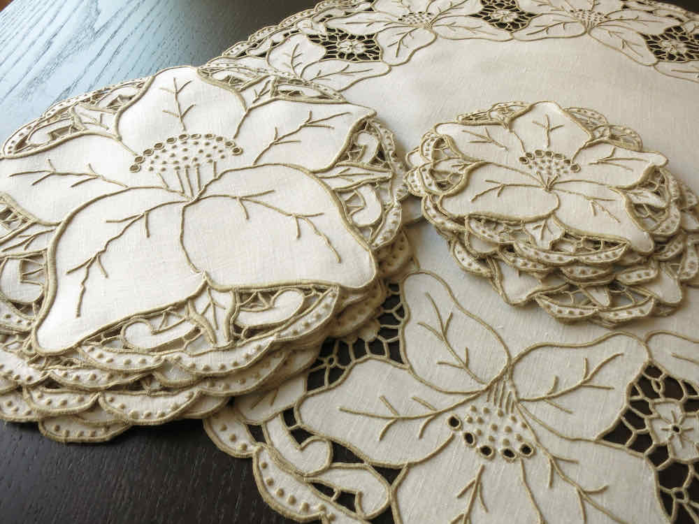 Vintage Madeira hibiscus placemat set, Irish linen with embroidered hibiscus bloom and Richelieu cutwork border