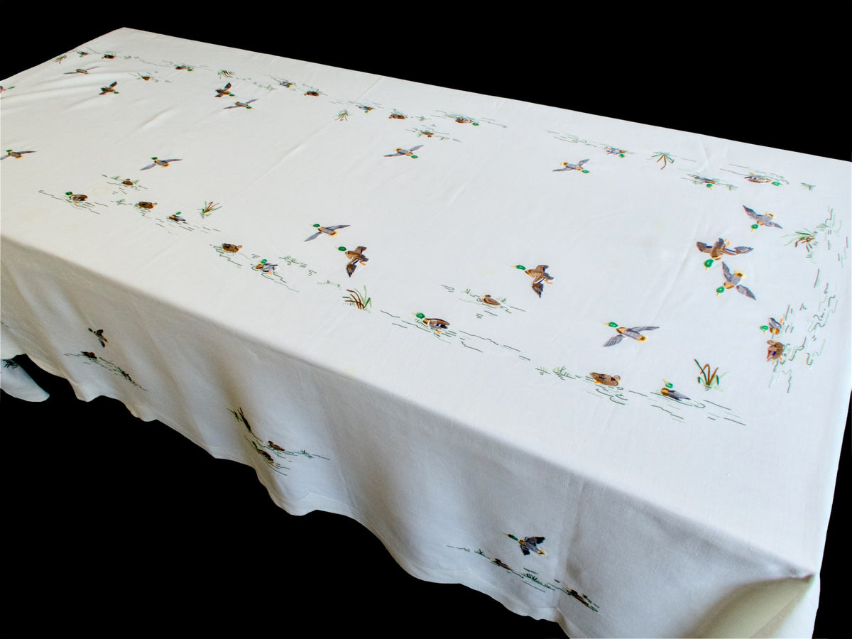 Vintage Madeira mallard tablecloth with 12 matching embroidered linen napkins