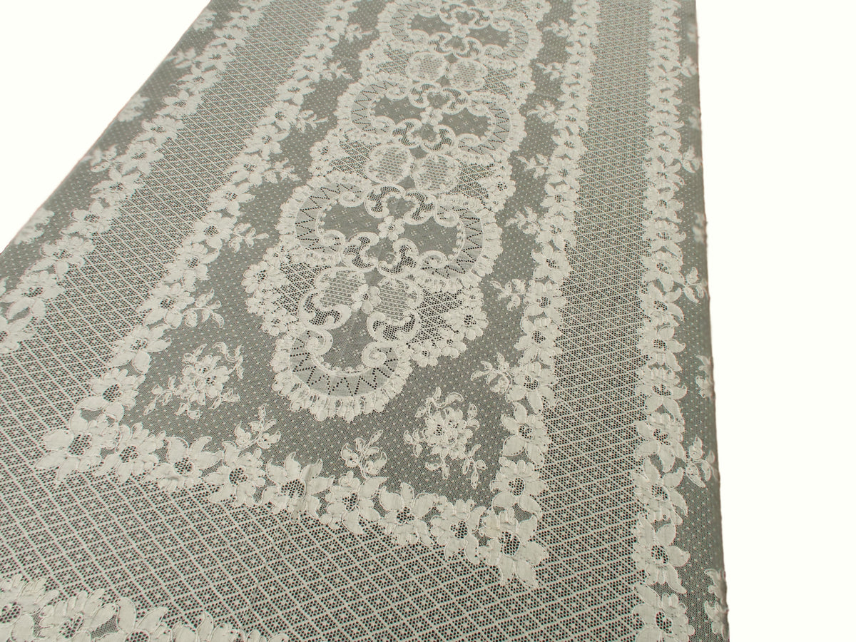 Pretty Floral Vintage Alencon Lace Tablecloth 66x108&quot;