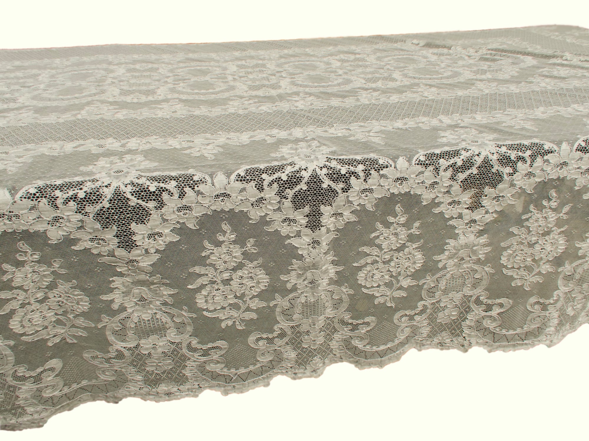 Pretty Floral Vintage Alencon Lace Tablecloth 66x108"