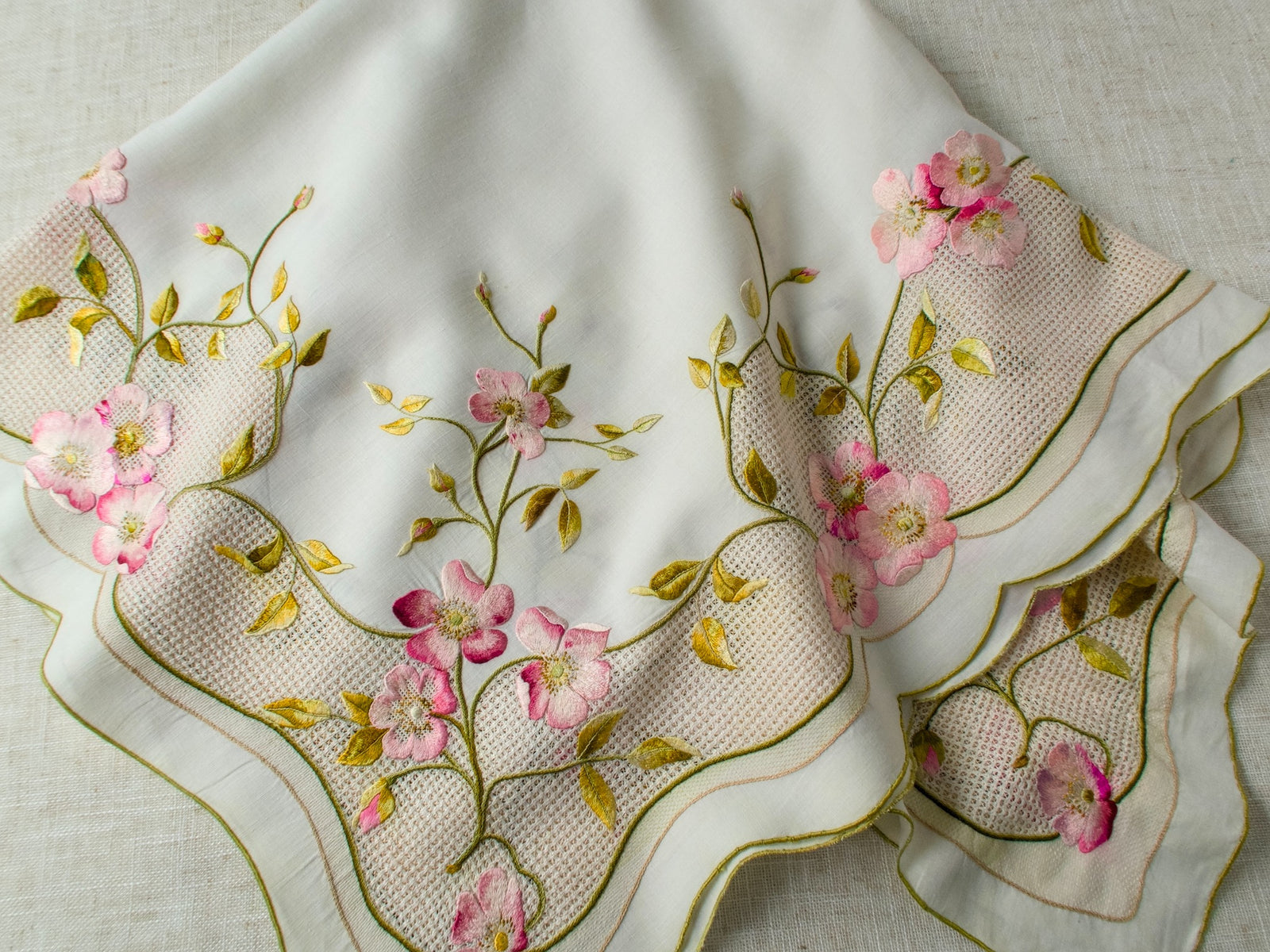 Vintage Silk Society Embroidery Tablecloth Topper 36" x 36"