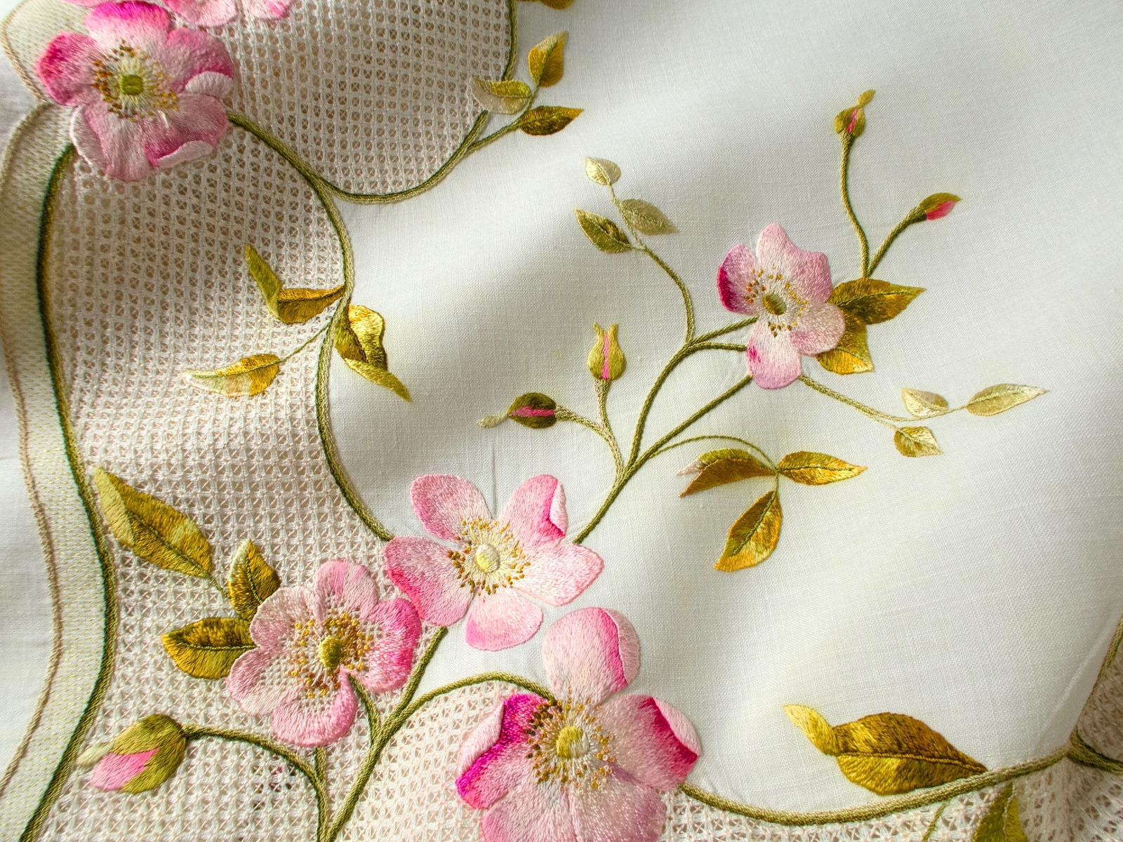 Vintage Silk Society Embroidery Tablecloth Topper 36" x 36"