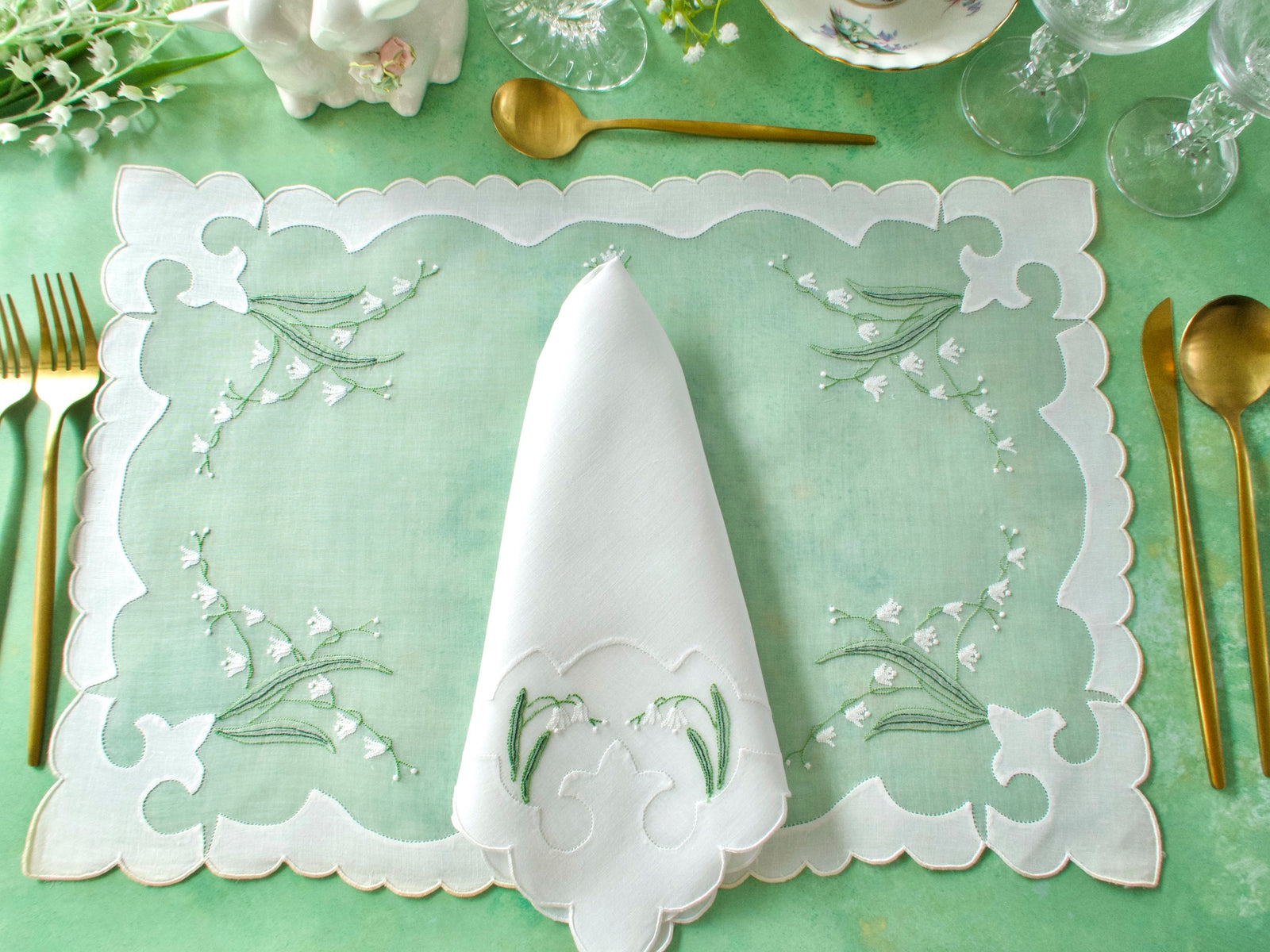 Lily of the Valley Vintage Madeira 17pc Placemat Set for 8