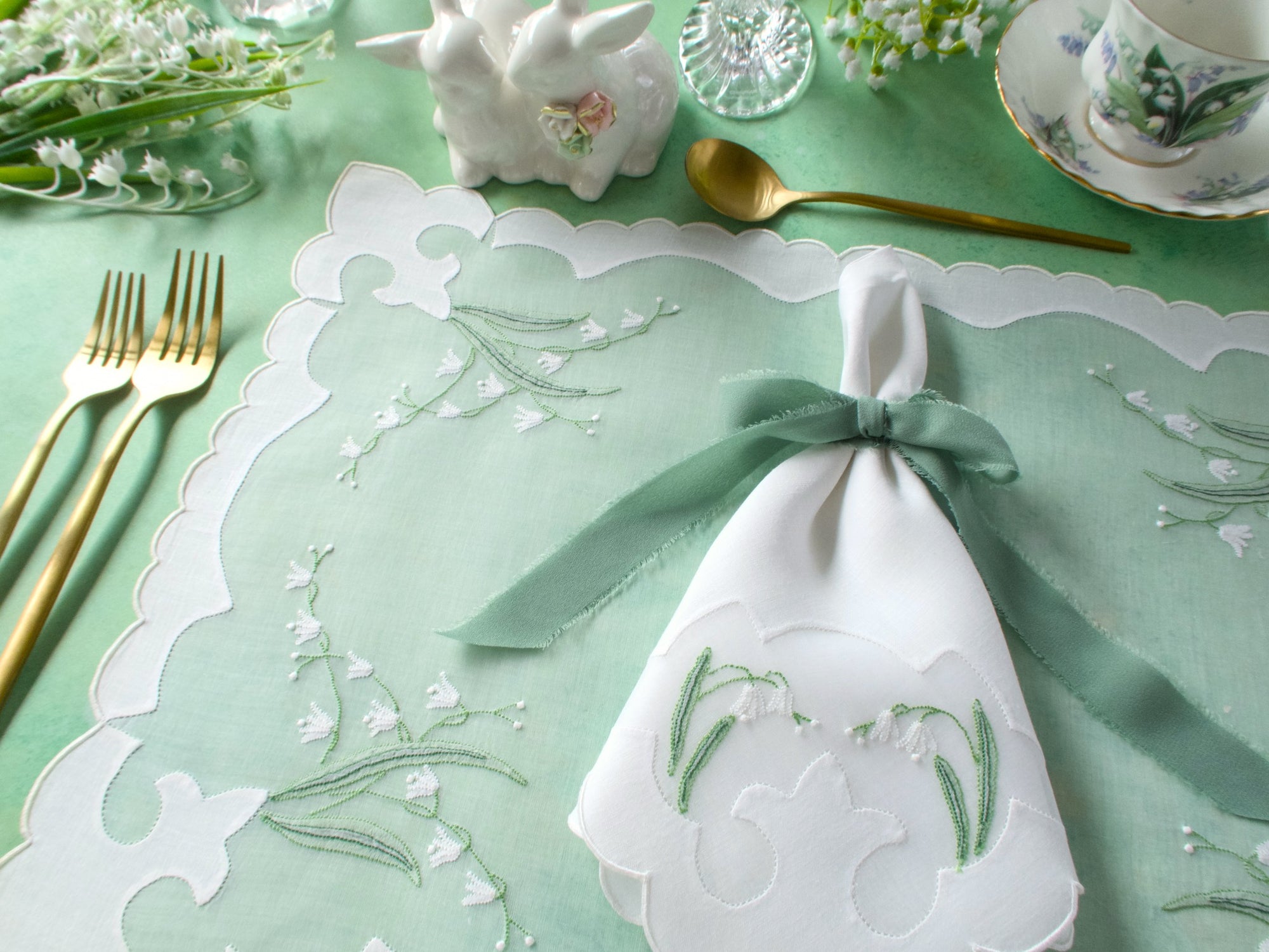 Lily of the Valley Vintage Madeira 17pc Placemat Set for 8