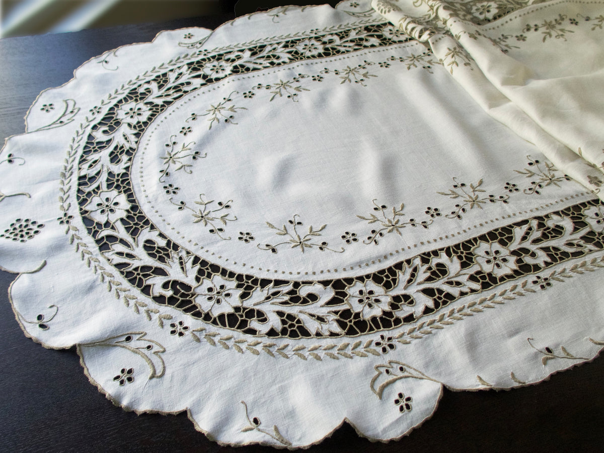 Vintage Madeira Oval Linen Table Runner, 30x90&quot;
