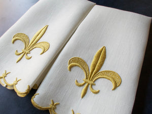 "Fleur de Lis" Vintage Marghab Fingertip Towels, Set of 2