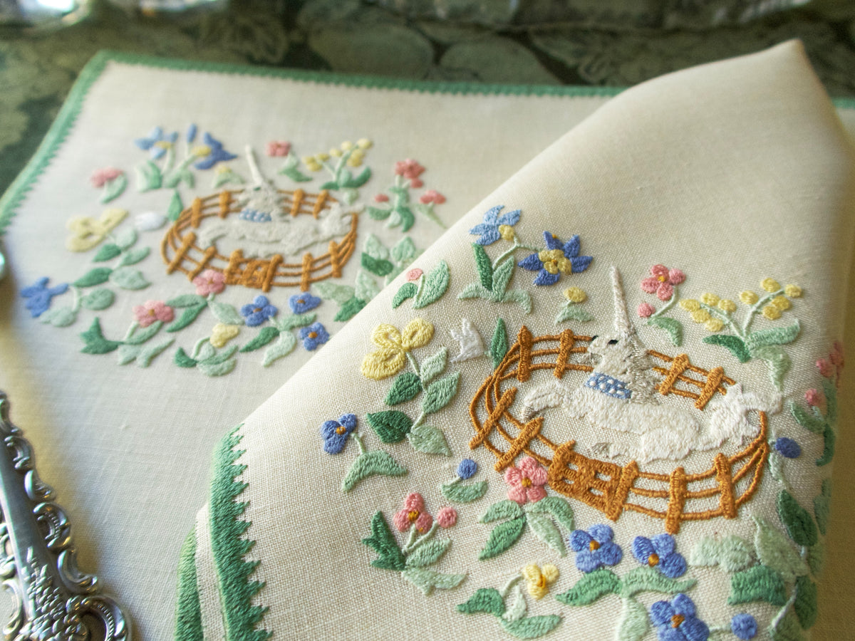 Hunt of the Unicorn Vintage Rapisardi 24pc Placemat Set for 12