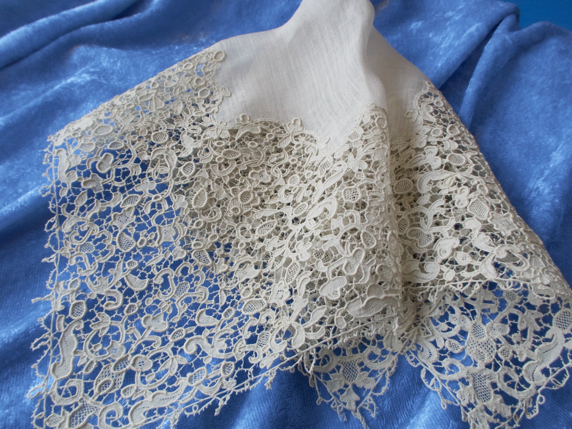 Antique Gros Point de Venise Lace Handkerchief