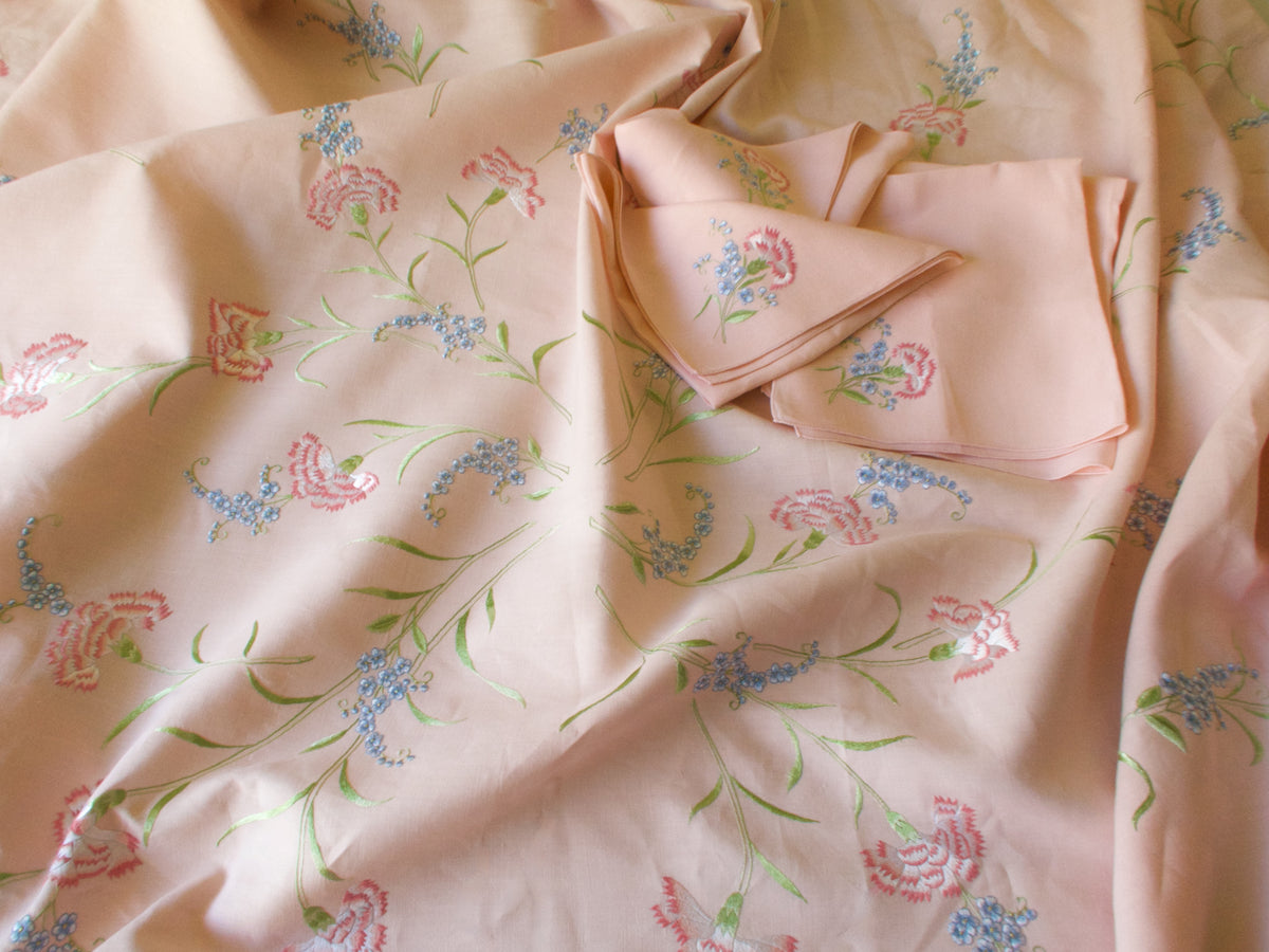 Dianthus Vintage Hand Embroidered 94&quot; Round Tablecloth 24 Napkins