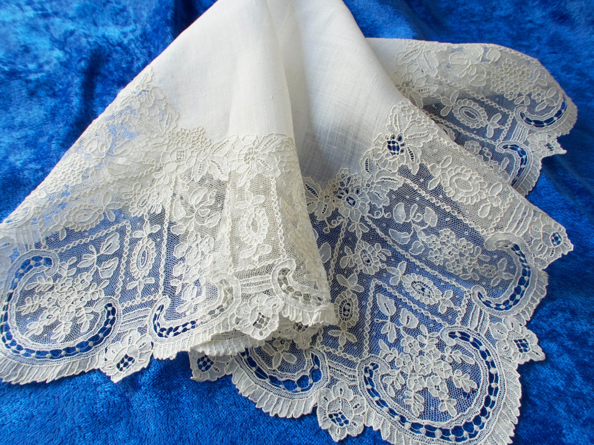 Elaborate Antique Point de Gaze Lace Handkerchief