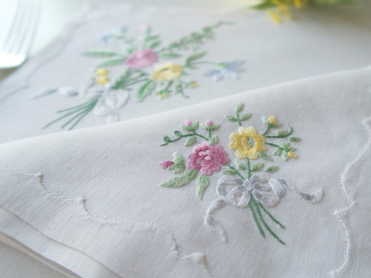 Colorful Bouquets Vintage Madeira Linen 16pc Placemat Set for 8