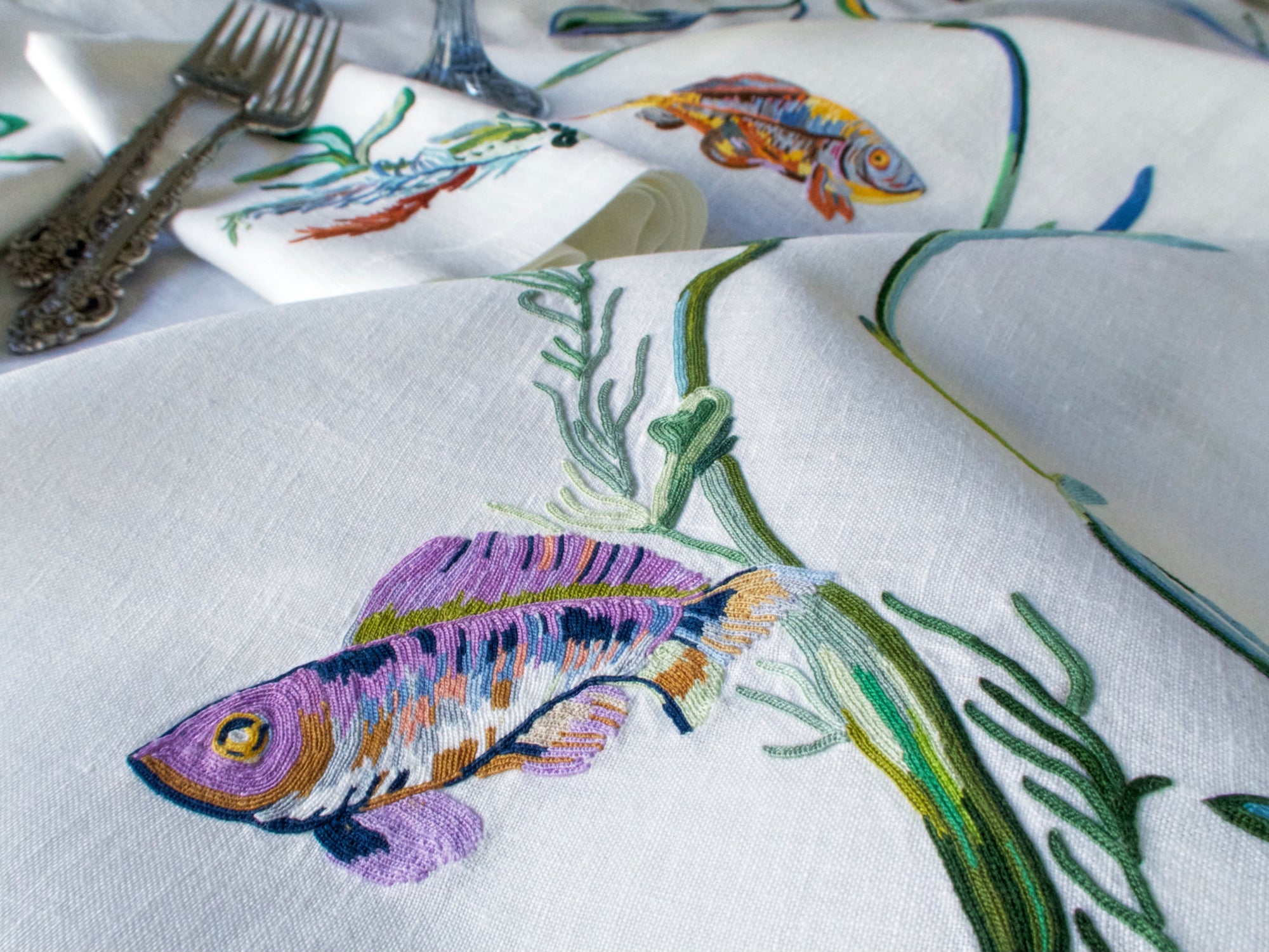 Vintage D Porthault Fish & Seaweed 142" Tablecloth & 12 Napkins