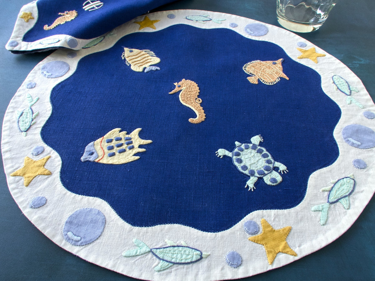 Under the Sea, à la Léron – Playful Vintage 16pc Placemat Set for 8