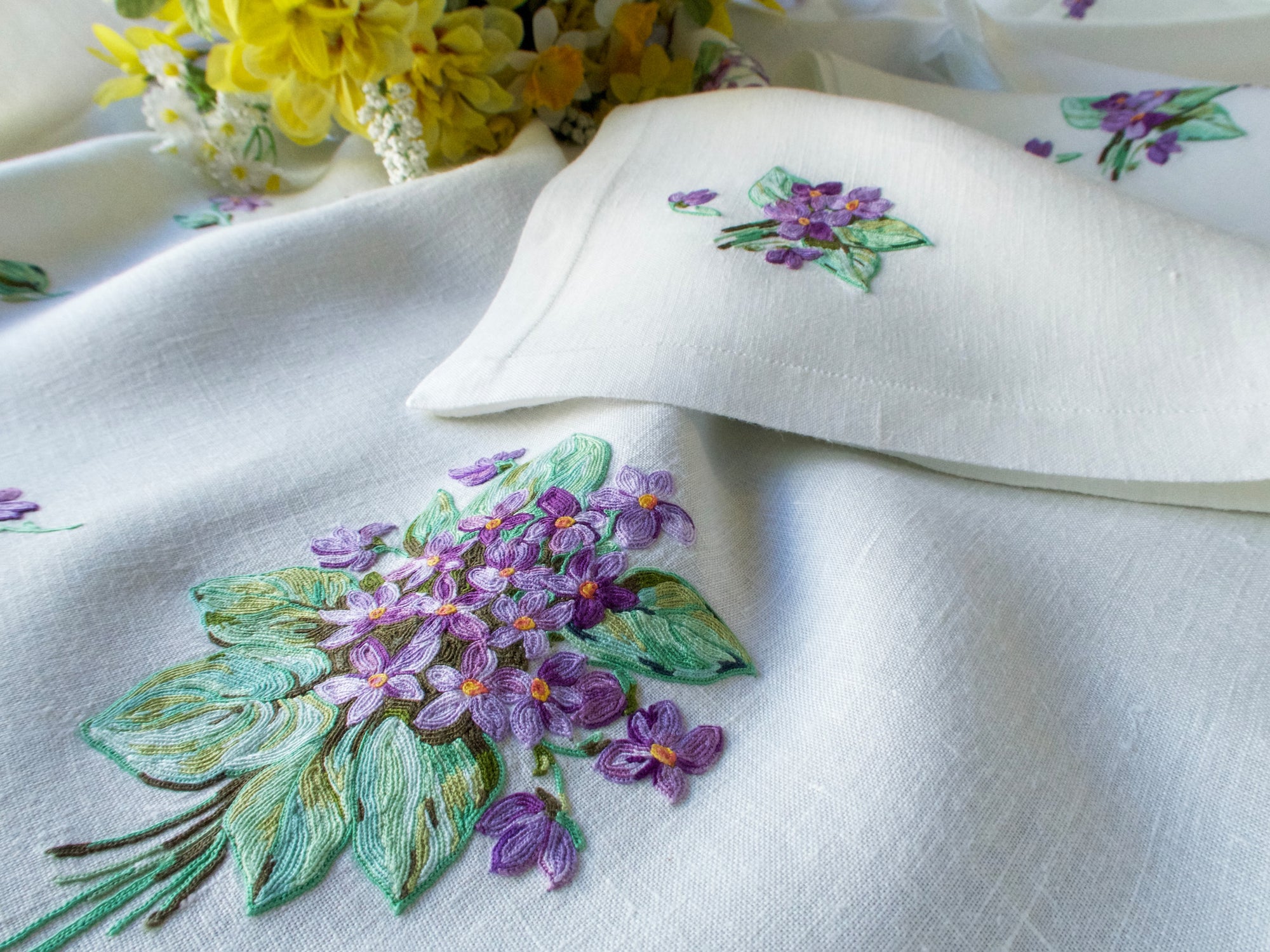 Vintage D Porthault Violets 135" Oval Tablecloth & 12 Napkins