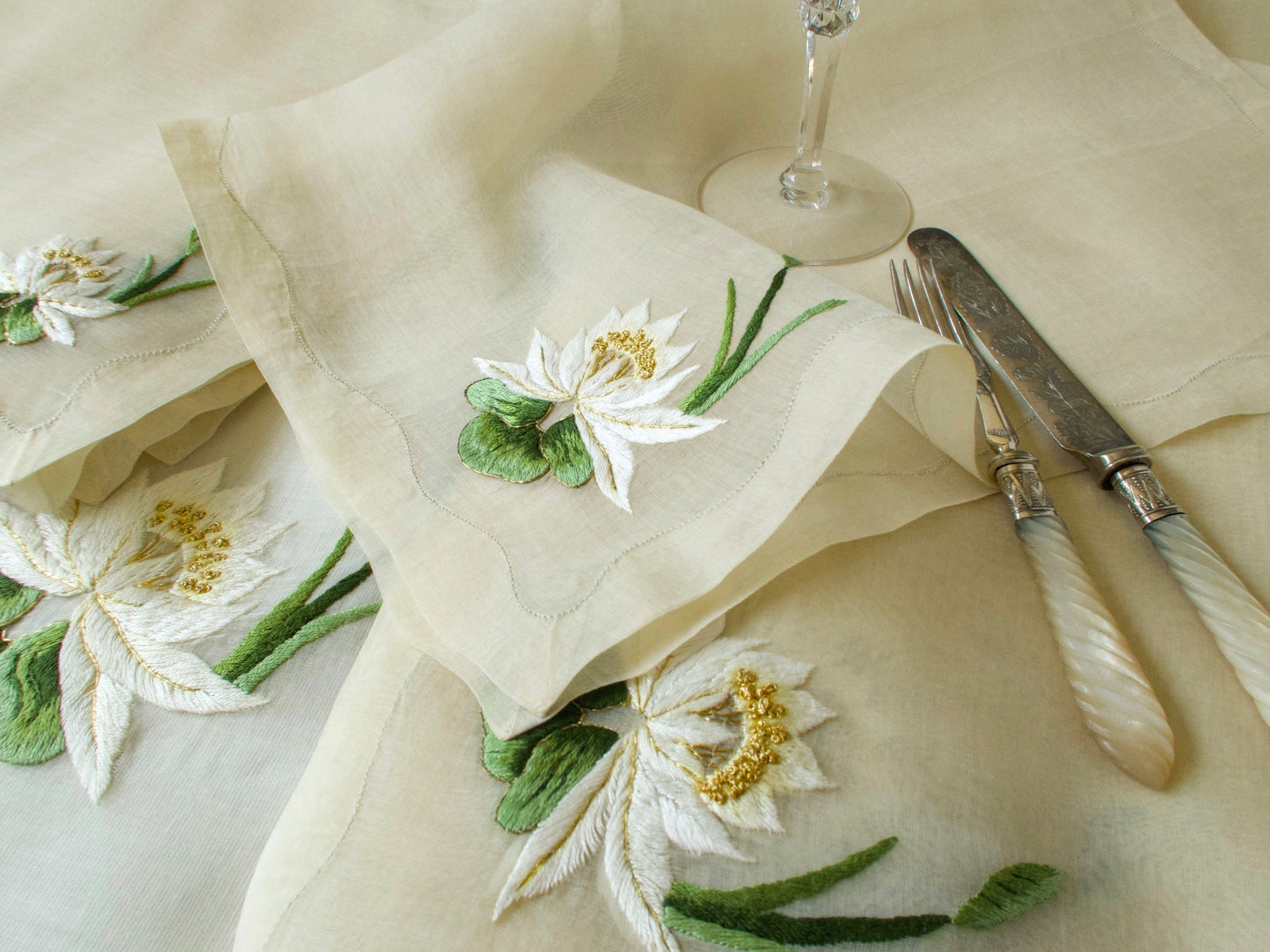 Lush Waterlilies – Vintage French Organdy Tablecloth & 36 Napkin Set, 64x98