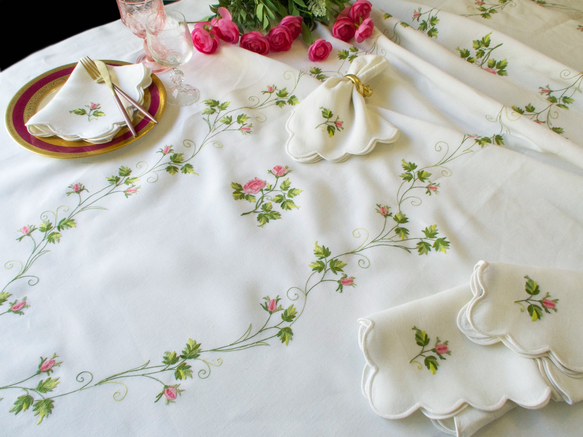 Vintage D Porthault Roses 120" Oval Tablecloth & 12 Napkins