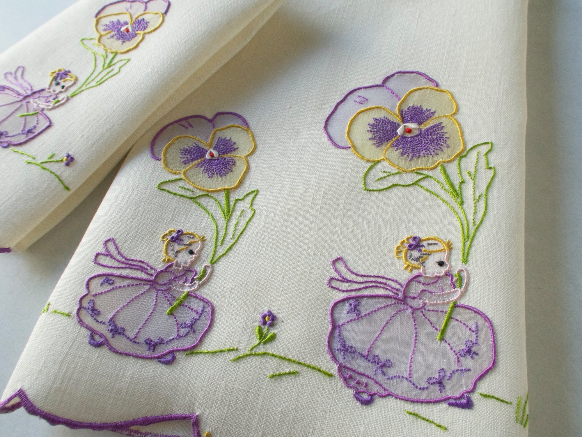 Pansy Parade Vintage Madeira Guest Towels, Set of 2