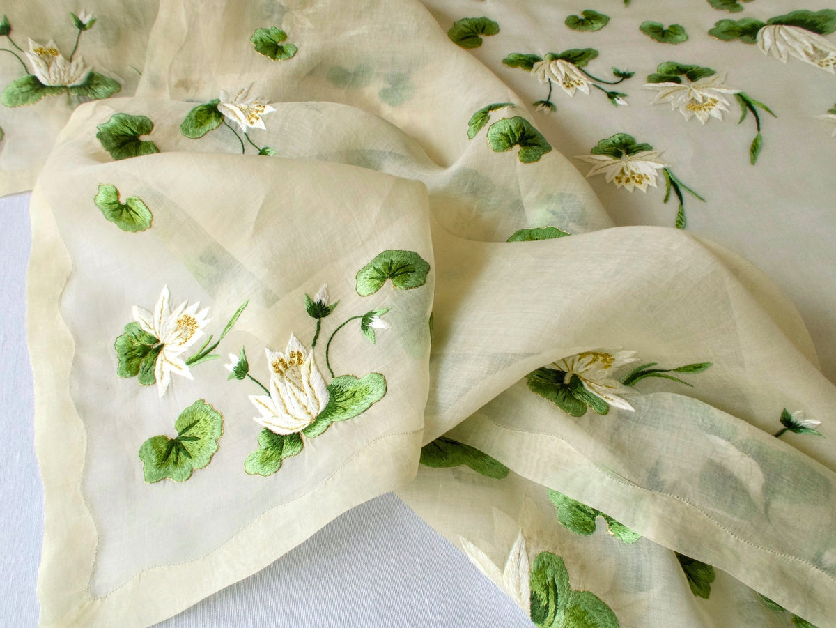 Lush Waterlilies – Vintage French Organdy Tablecloth &amp; 36 Napkin Set, 64x98