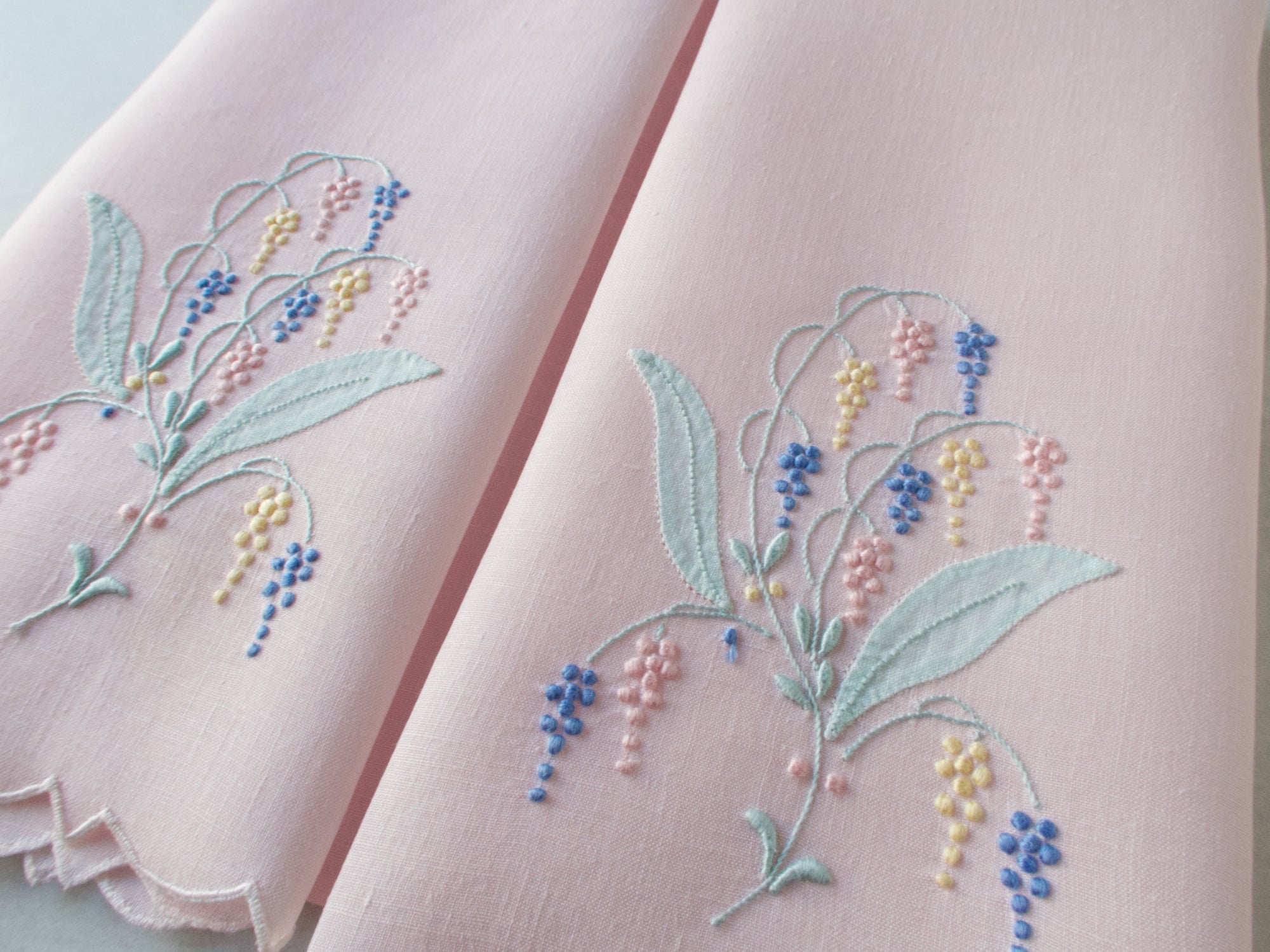 Cascading Blooms Vintage Madeira Guest Towels, Set of 2