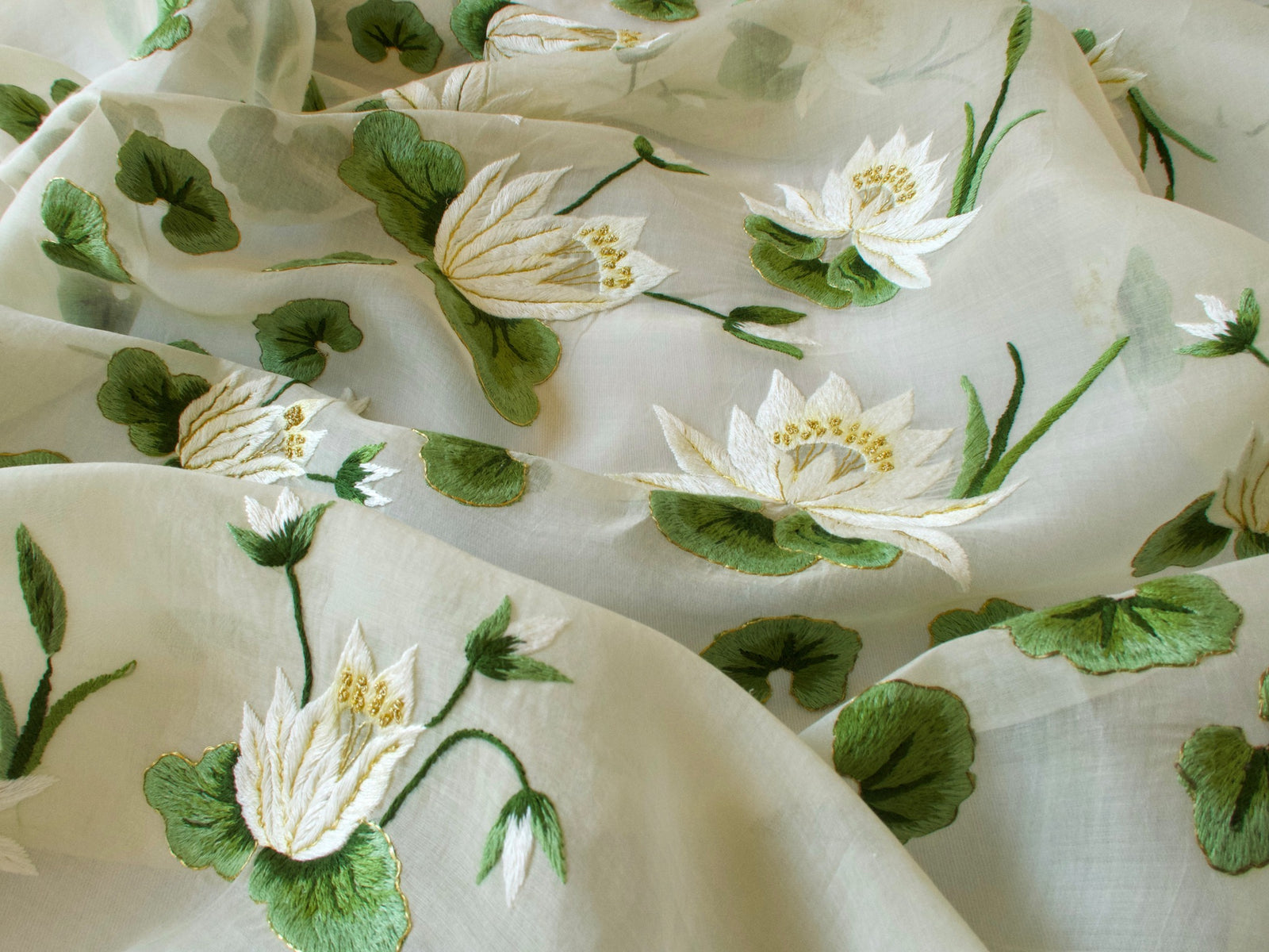 Lush Waterlilies – Vintage French Organdy Tablecloth & 36 Napkin Set, 64x98