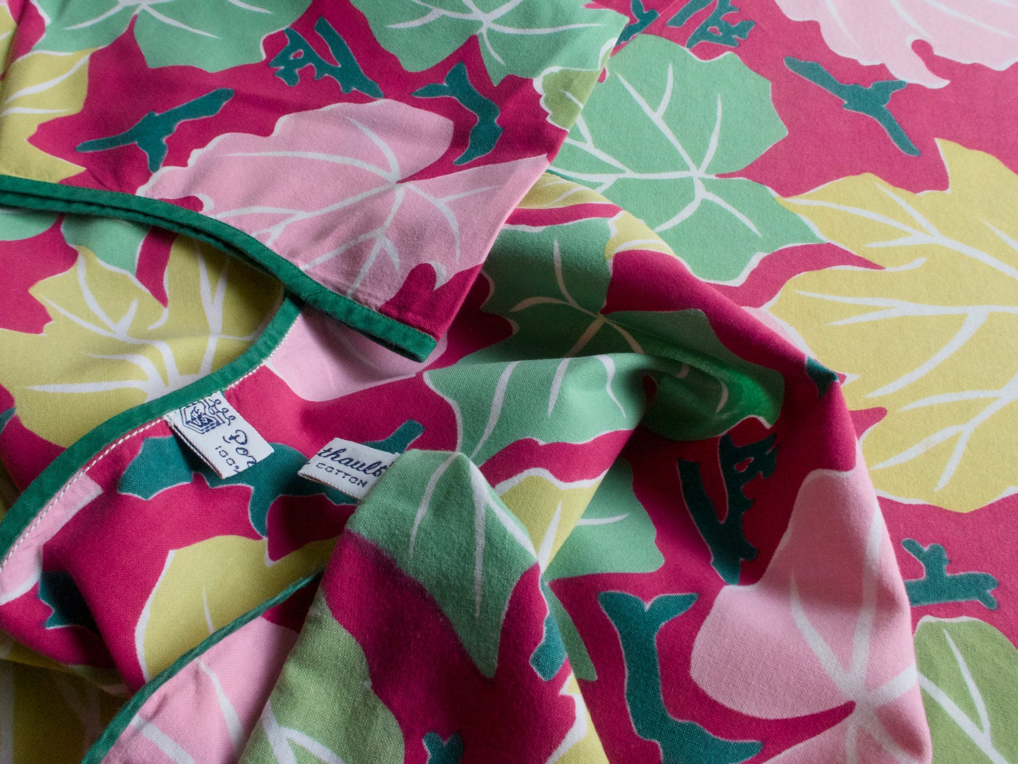 Leaves Vintage D Porthault 116" Round Cotton Tablecloth & 12 