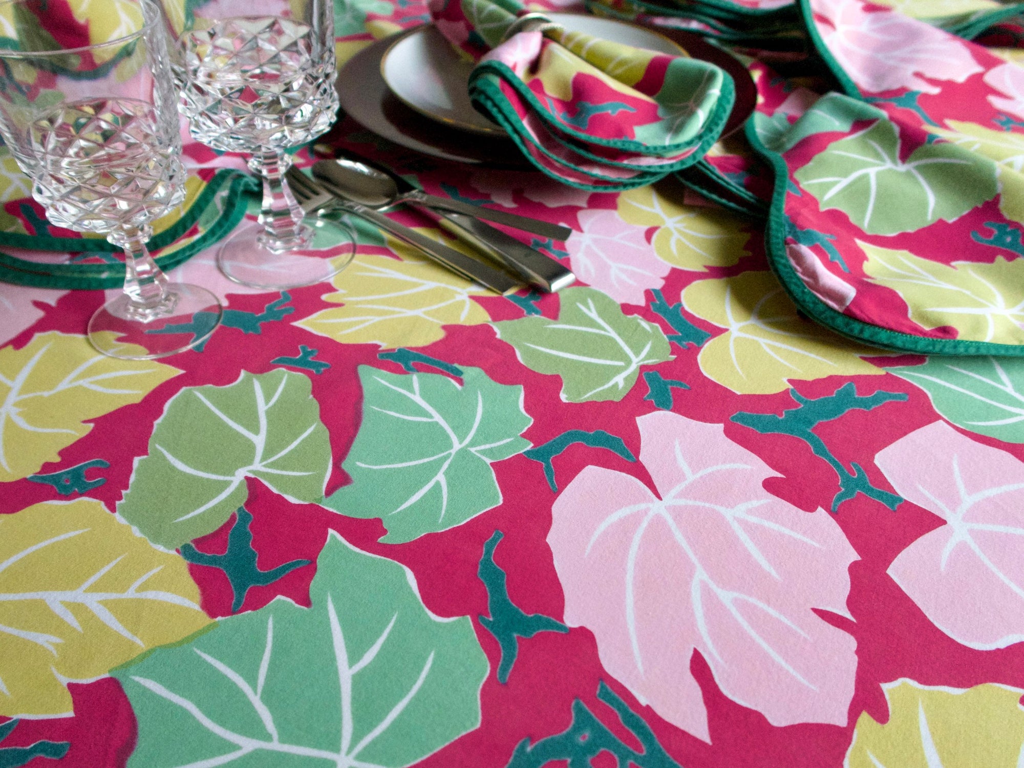 Leaves Vintage D Porthault 116" Round Cotton Tablecloth & 12 