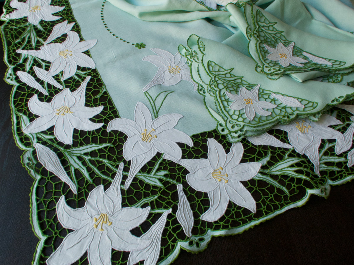 Lilies Vintage Madeira Richelieu Green Tablecloth 66x102 with 12 Napkins