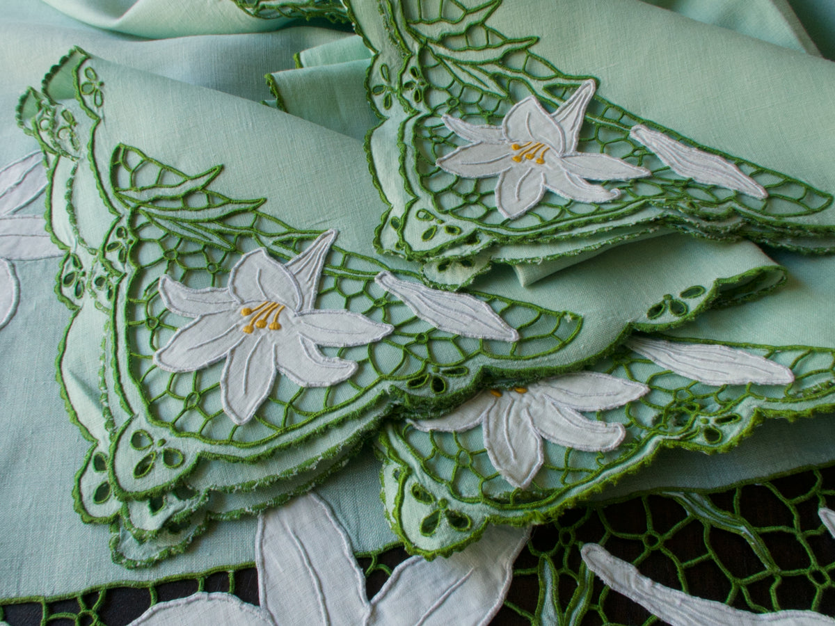 Lilies Vintage Madeira Richelieu Green Tablecloth 66x102 with 12 Napkins