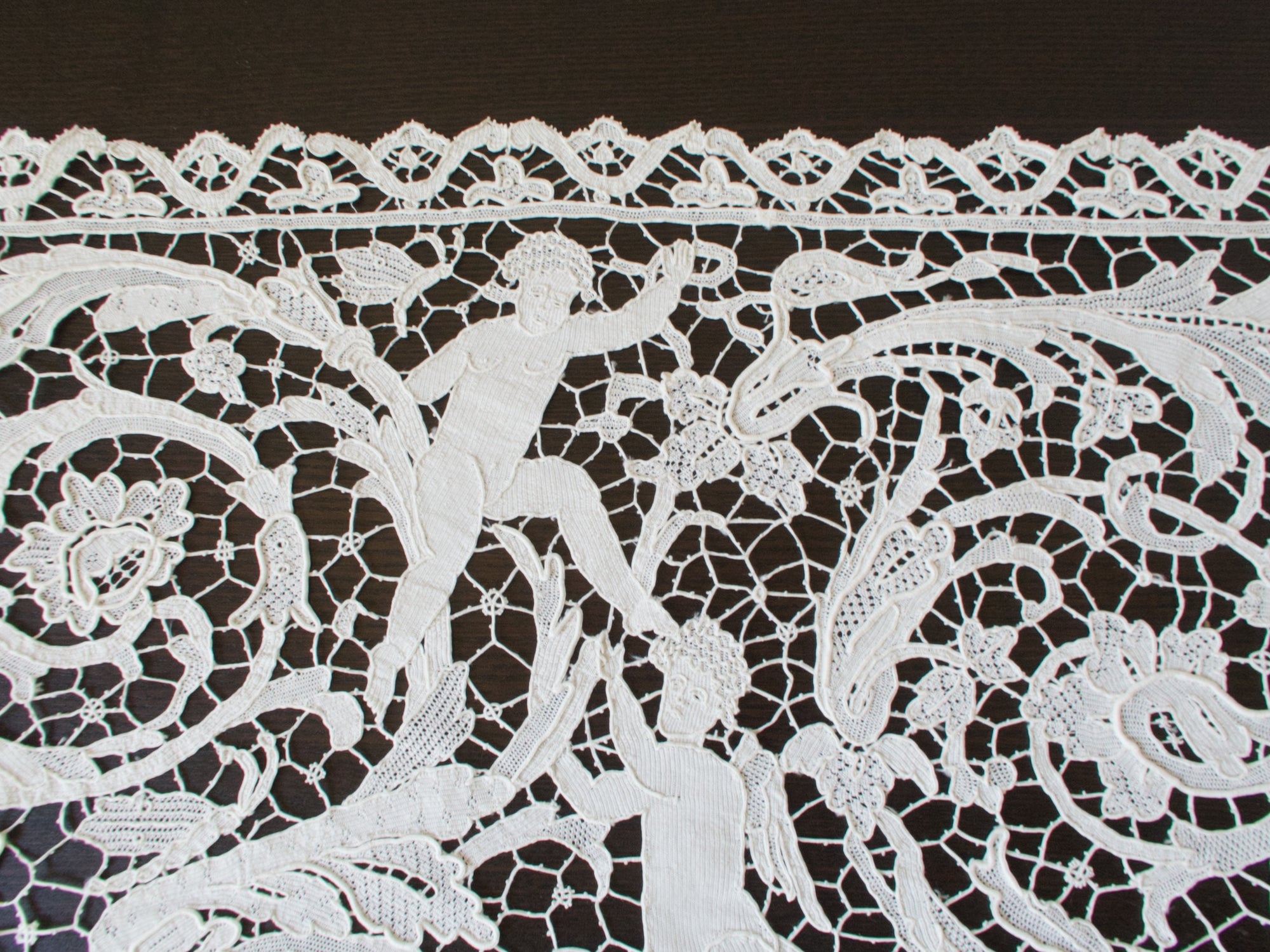 Romantic Vintage French Lace Runner Figural 11x100"